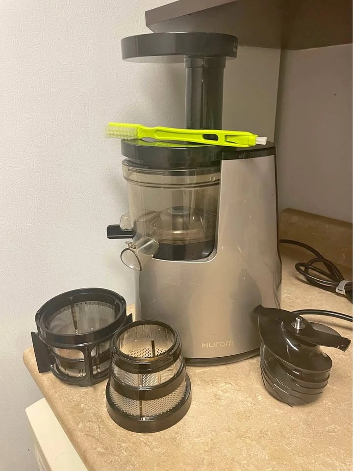 HUROM Slow Juicer - Chrome