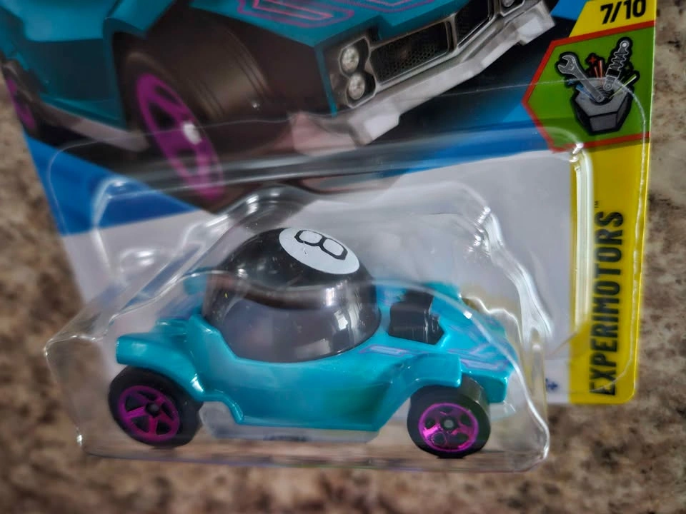 2025 Hot Wheels Magic 8 Ball 🎱Decidedly Go #188 Teal - photo 2