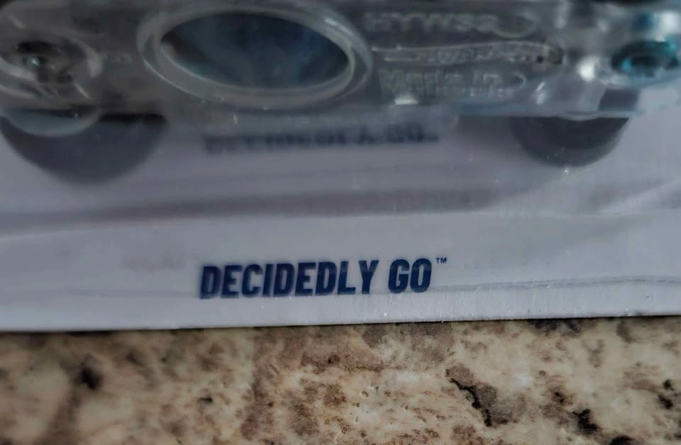 2025 Hot Wheels Magic 8 Ball 🎱Decidedly Go #188 Teal - photo 4