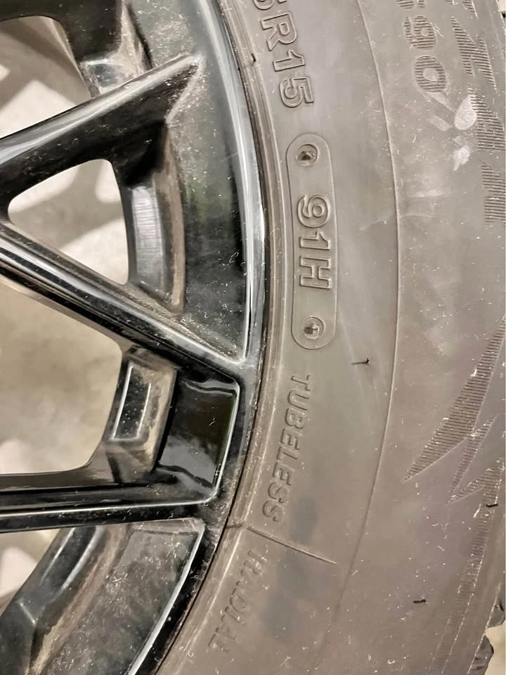 Bridgestone Blizzak Winter Tires and Alloy Wheels - photo 3