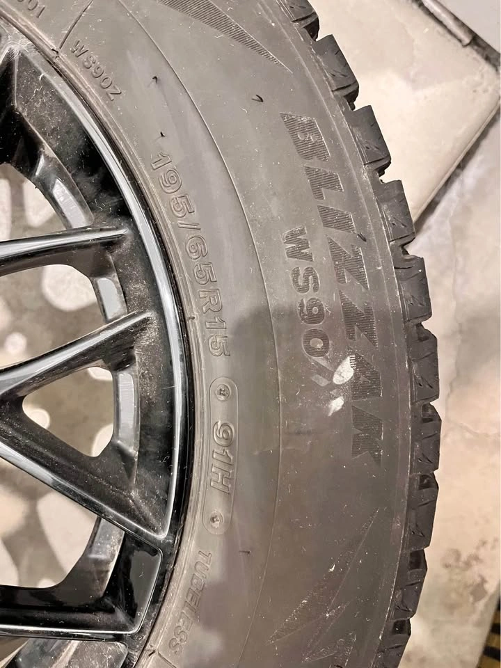 Bridgestone Blizzak Winter Tires and Alloy Wheels - photo 5