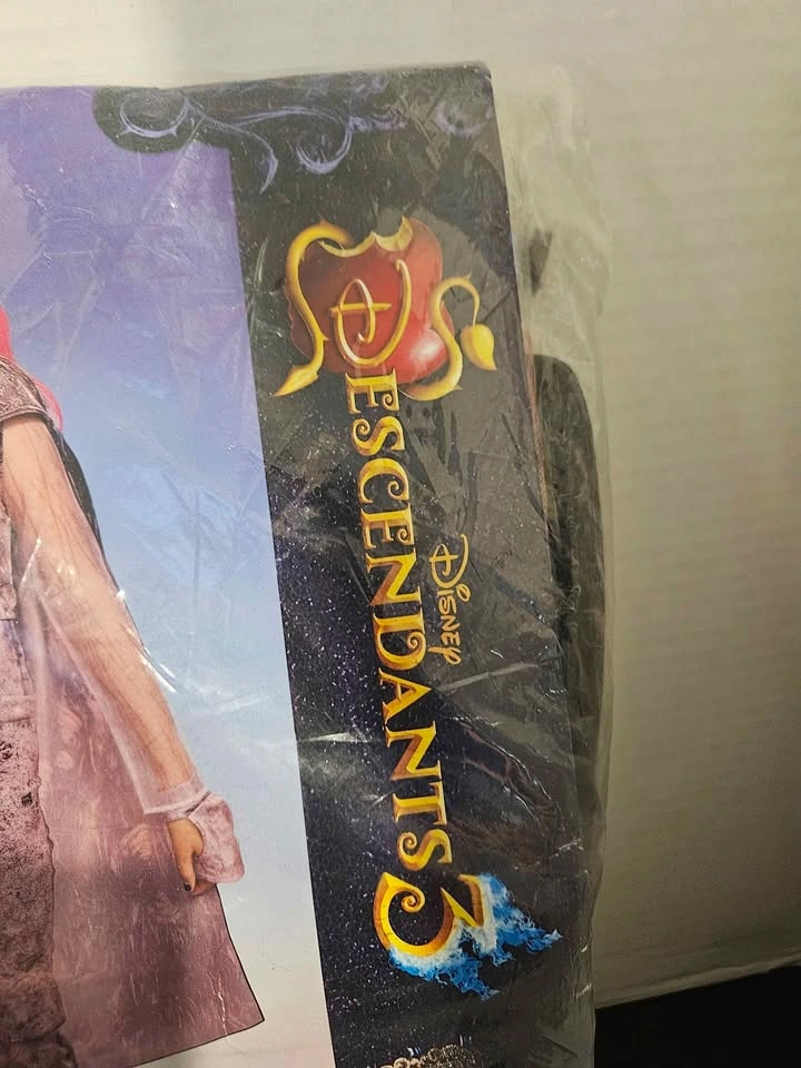 New Disney Audrey Descendants 3 Costume L/G 10-12 - photo 4