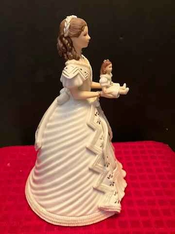 New Lenox A Cherished Gift 8 1/2” Figurine - photo 2