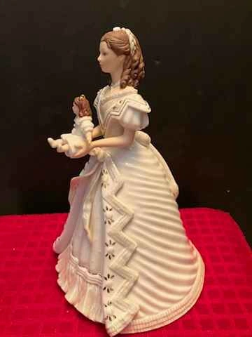 New Lenox A Cherished Gift 8 1/2” Figurine - photo 3