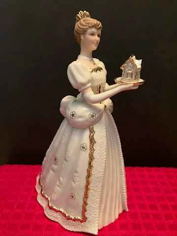 New Lenox 2004 Sweet Christmas Delight Figurine - photo 2