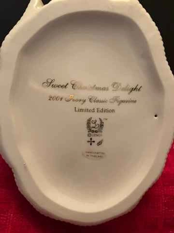 New Lenox 2004 Sweet Christmas Delight Figurine - photo 3