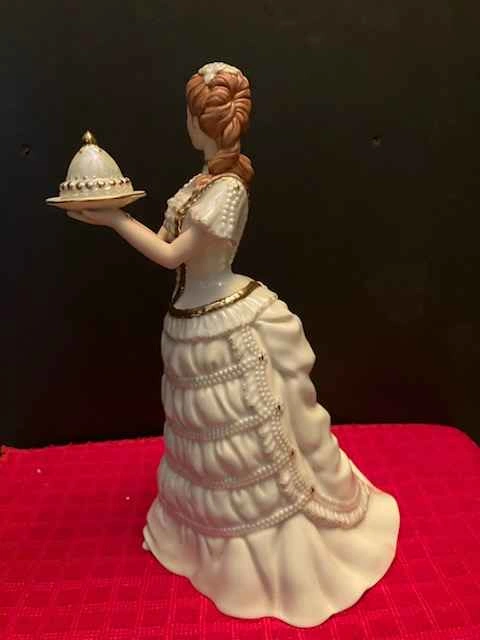 2008 Lenox Made for the Holidays 9" Figurine - photo 4