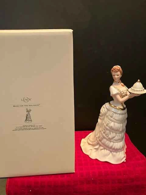 2008 Lenox Made for the Holidays 9" Figurine - photo 5