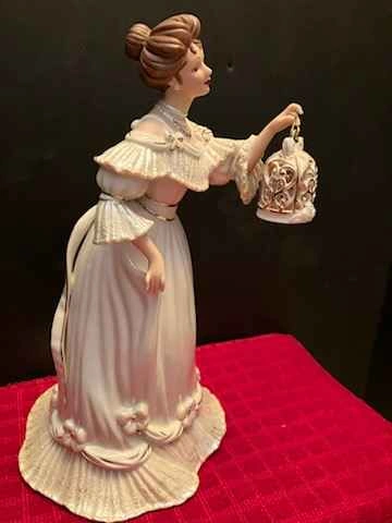 2006 Lenox "A Gift of Song" 8" Tall Figurine - photo 4