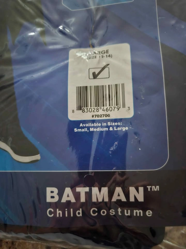 Boys Batman Costume | Kids Superhero Jumpsuit with Cape, Belt, M - photo 3