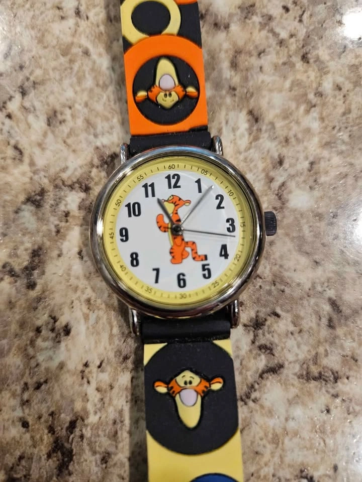 Vintage Disney Tiger Watch - Needs Battery - photo 4