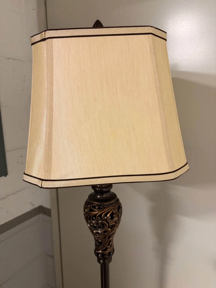 Rustic Floor Lamp - photo 2