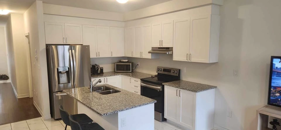 For Sale 4 Beds 3 Baths - Semi-Detached  House in Oshawa - photo 3