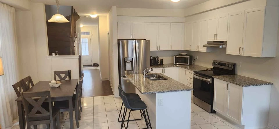 For Sale 4 Beds 3 Baths - Semi-Detached  House in Oshawa - photo 4