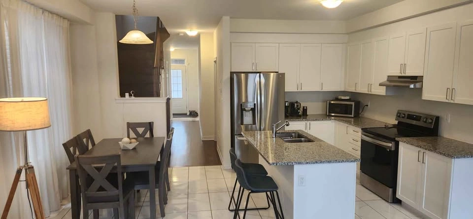 For Sale 4 Beds 3 Baths - Semi-Detached  House in Oshawa - photo 5
