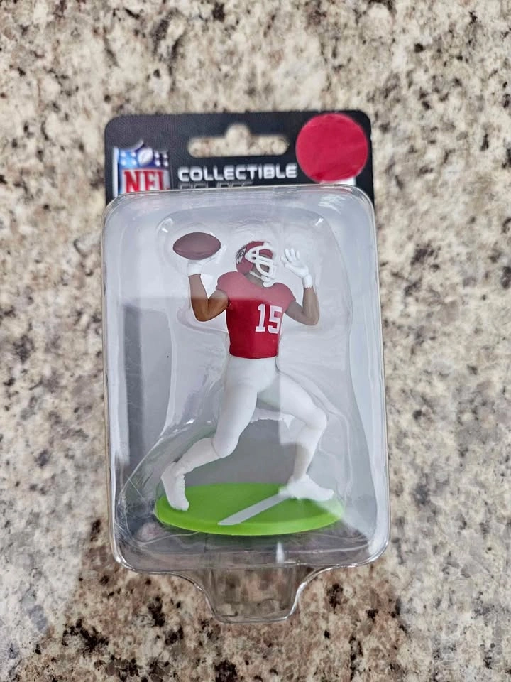 2023 NFL Collectible Series 1 Mini Figure Patrick Mahomes #15