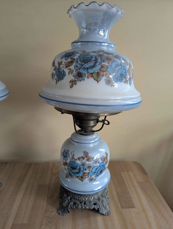 Vintage 70s 3-way Blue Roses Gone With The Wind Hurricane Lamps - photo 3