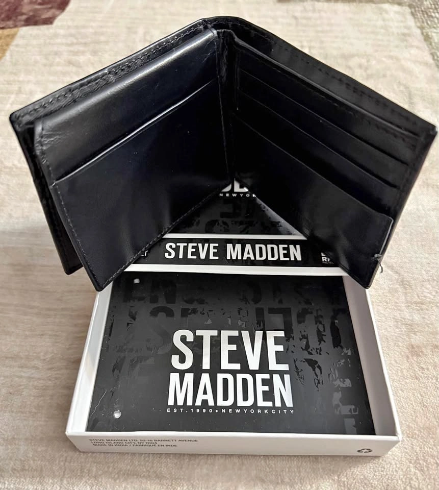 Steve Madden Men’s RFID Bifold Wallet - Brand New