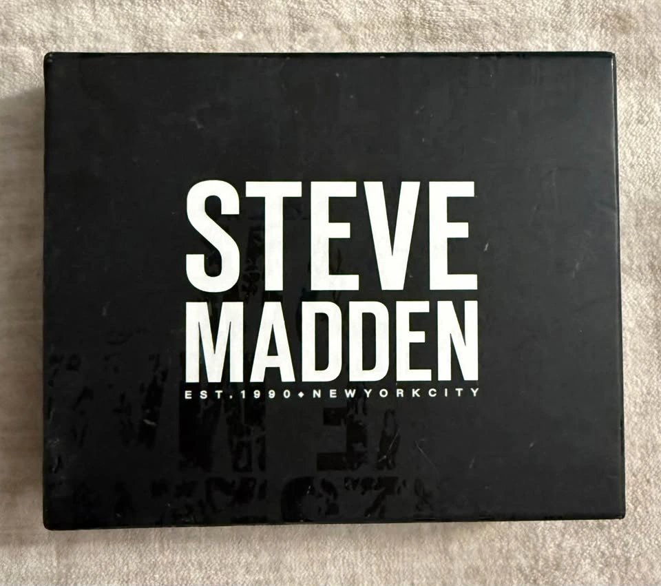 Steve Madden Men’s RFID Bifold Wallet - Brand New - photo 3