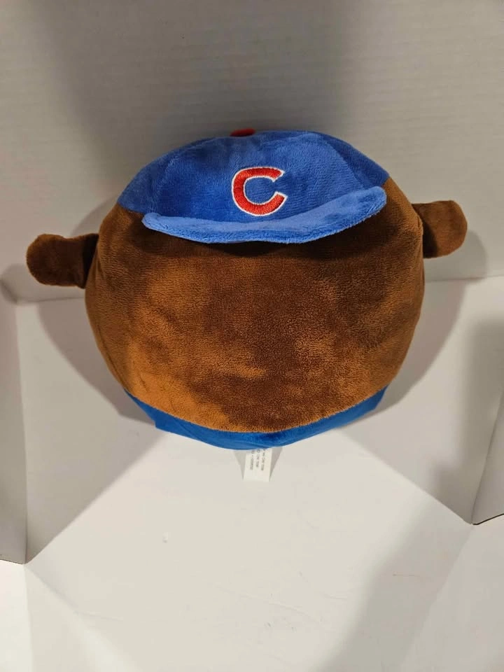 CLARK THE CUB PLUSHIE SGA 2024 - photo 3