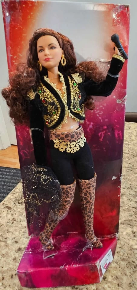 Barbie Gloria Estefan Get On Your Feet Collector Doll 2022 (2 Av - photo 3