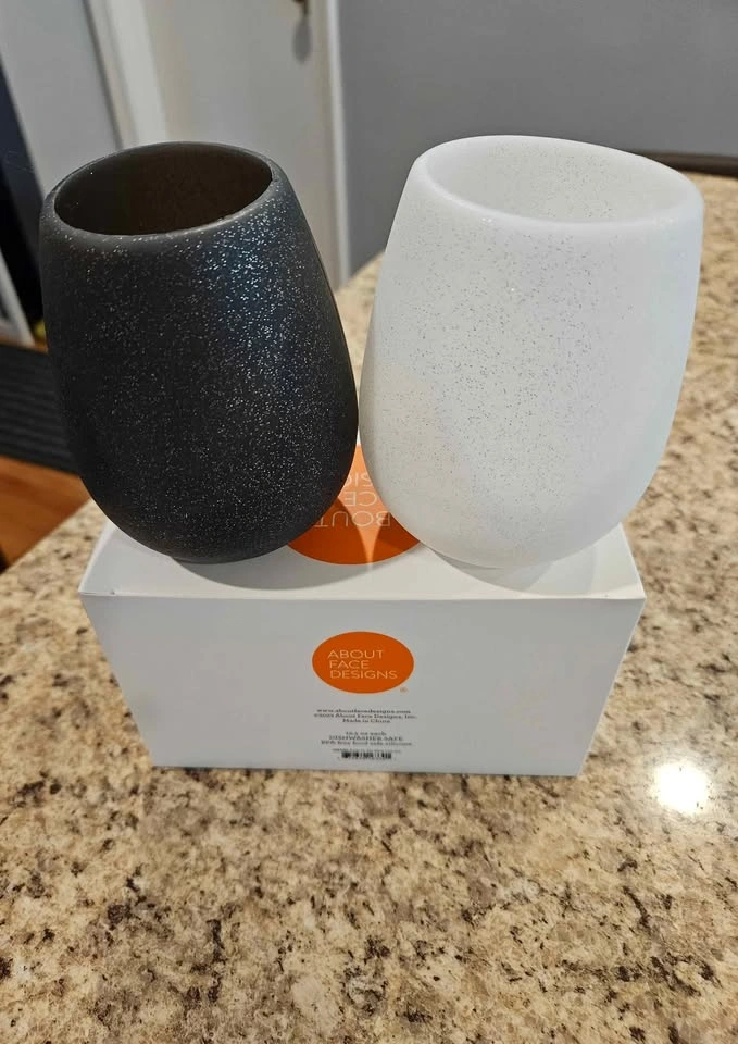 New Unused Silicone Bride Wine Cup Set - photo 3