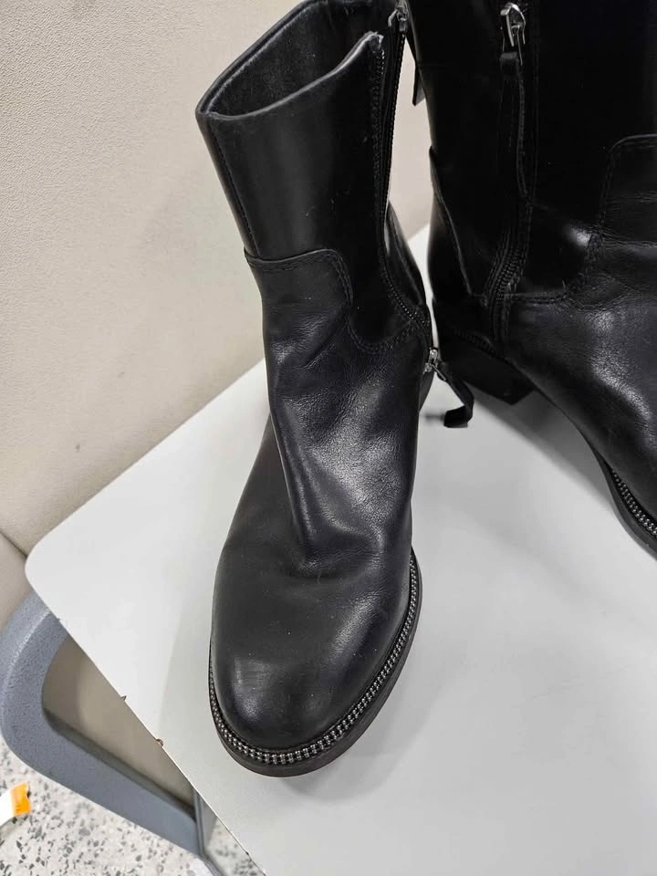 Womans Franco Sarto Leather Ankle Boots, Size 8.5 - photo 3