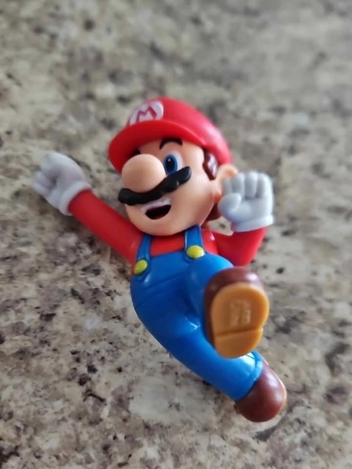 2020 Jakks Pacific Nintendo Super Mario Bros Jumping Mario 3" Ac