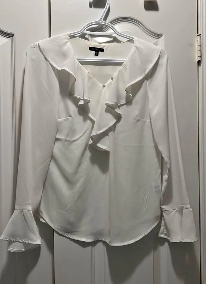 Dynamite XS white blouse