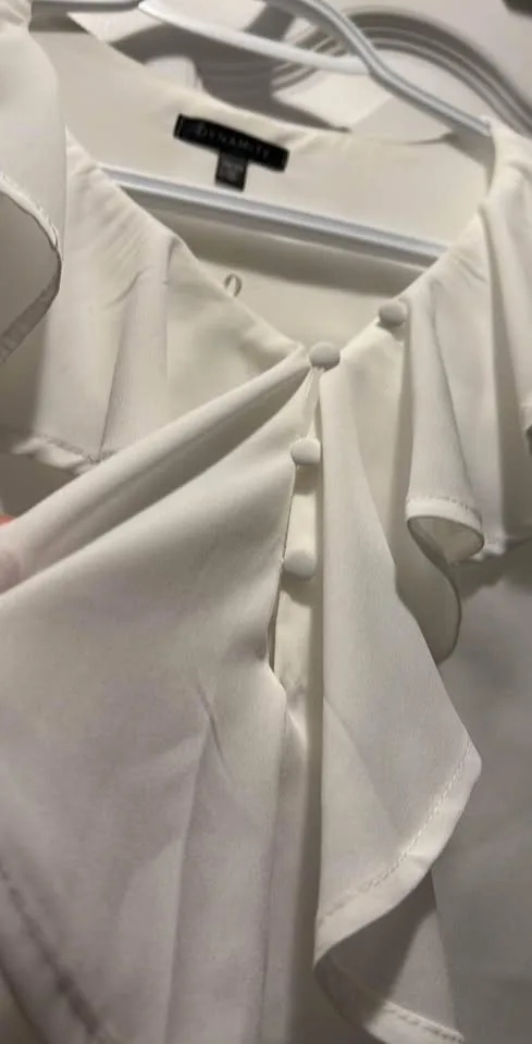 Dynamite XS white blouse image indicator(3)