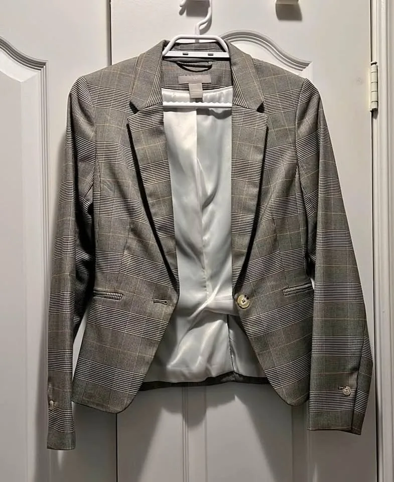 H&M blazer size 0 {never worn}