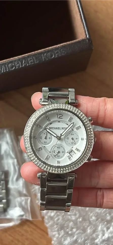 Pre-loved Authentic Michael Kors Watch *No Battery* image indicator(2)