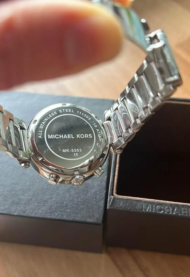 Pre-loved Authentic Michael Kors Watch *No Battery* image indicator(4)