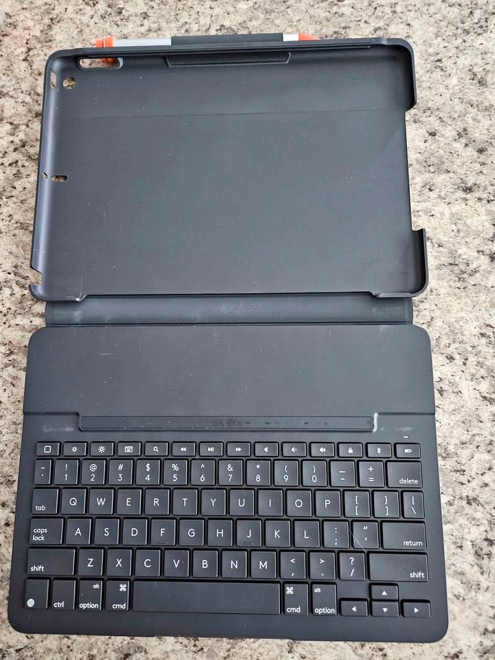 Smart Keyboard for 9.7 inch iPad