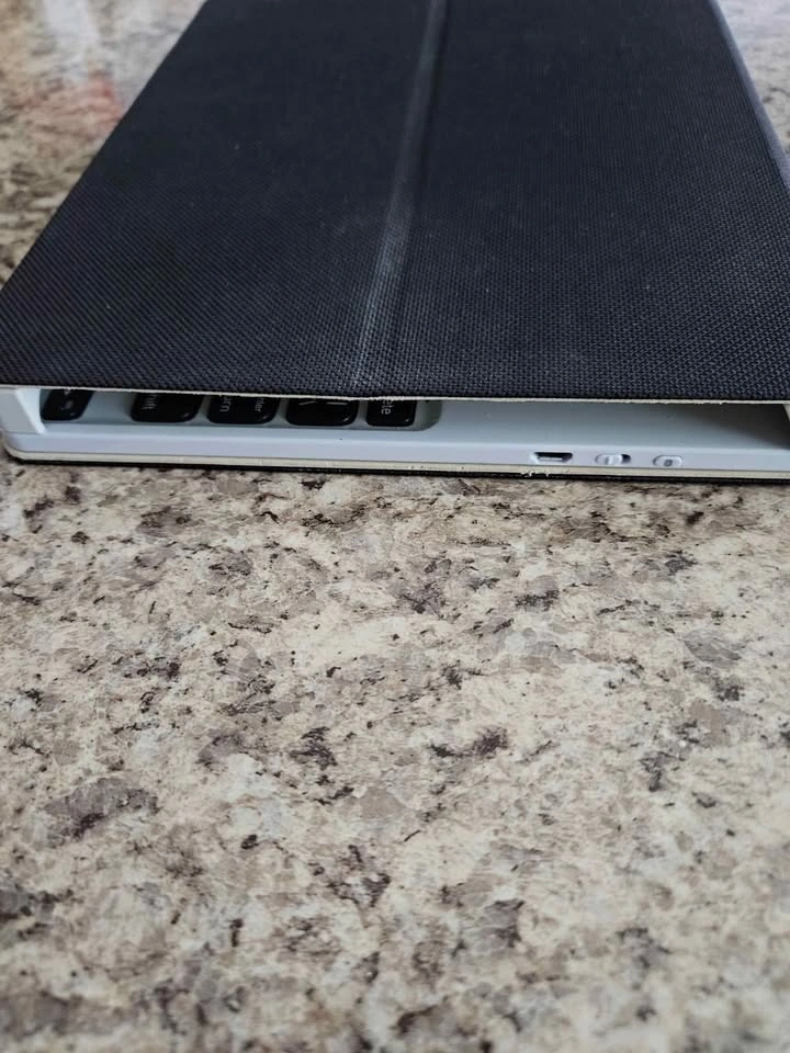 Logitech Smart Keyboard for 9.7 inch iPad - photo 4