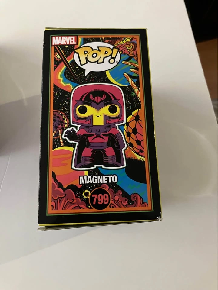 Funko Pop Marvel Magneto Blacklight Special Edition #799 - photo 2