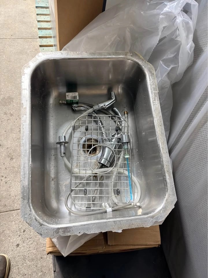 kitchen sink - photo 2