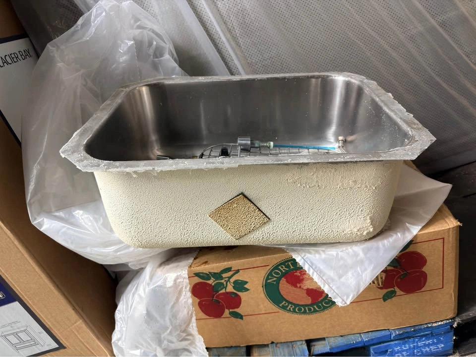 kitchen sink - photo 3