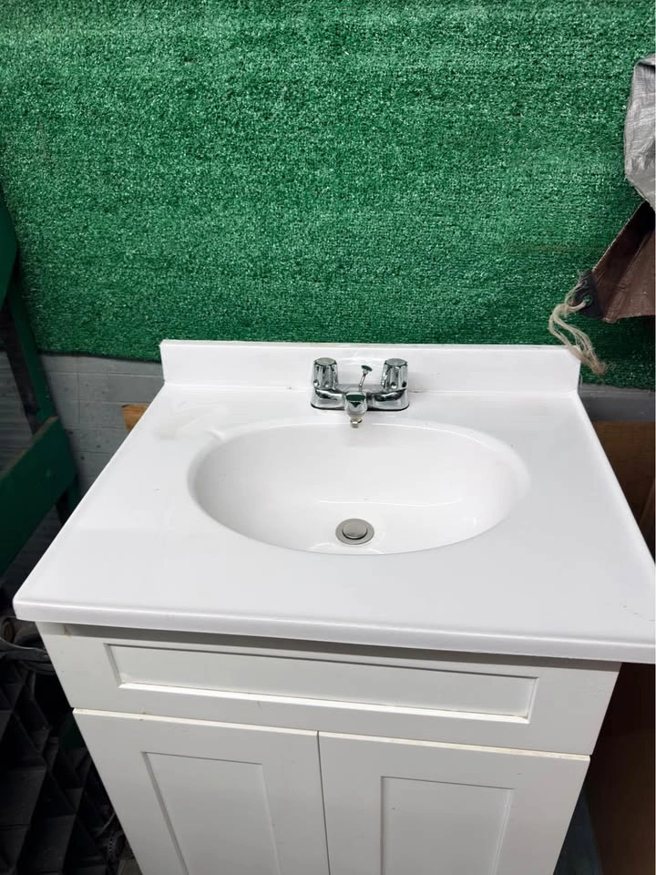 Bathroom cabinet - photo 3