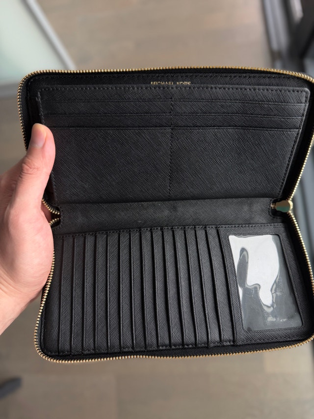 Brand new Michael Kors wallet - photo 2