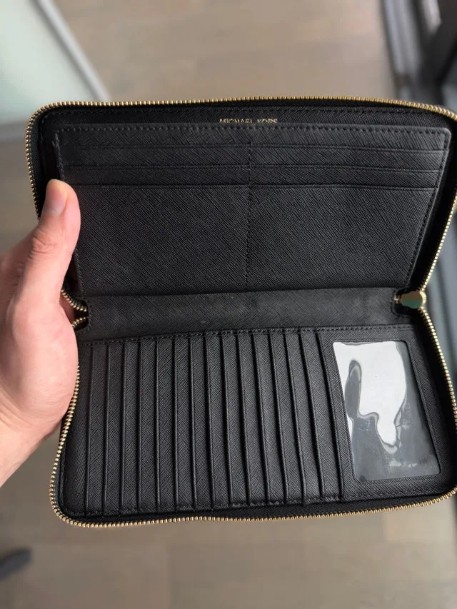 Brand new Michael Kors wallet - photo 2