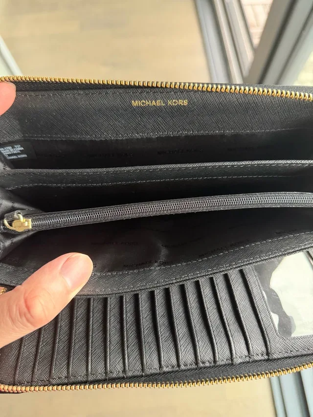 Brand new Michael Kors wallet - photo 3
