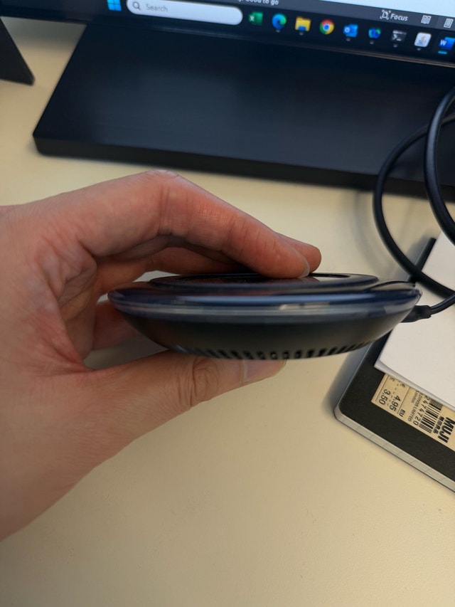 Samsung Wireless Charger - photo 2