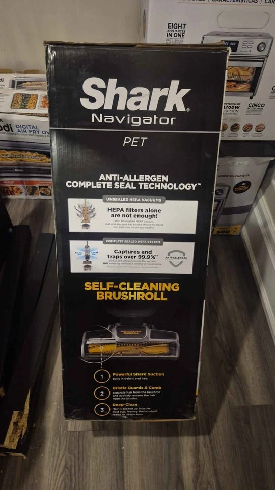 Shark Navigator PET Anti-Allergen Self-Cleaning Brushroll Vacuum - photo 2