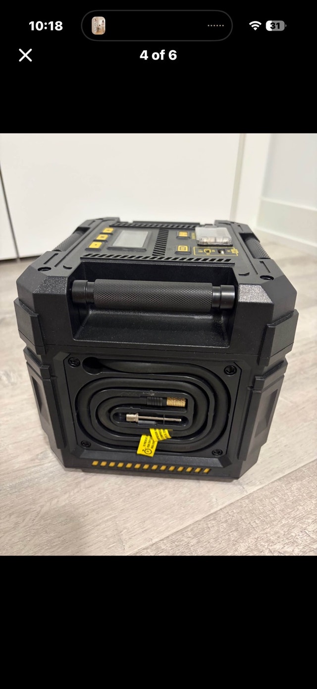 Duracell PowerSource 660 Portable Power Station - photo 2