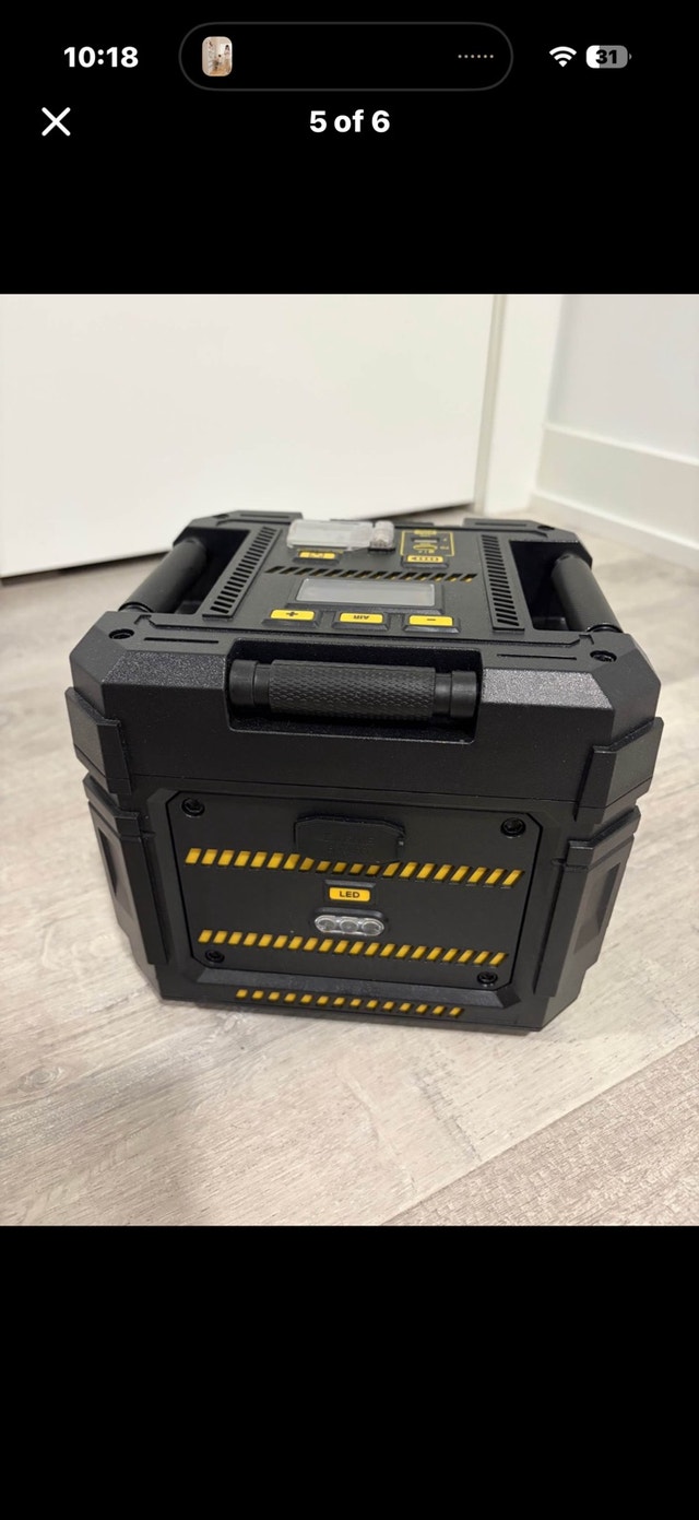 Duracell PowerSource 660 Portable Power Station - photo 3