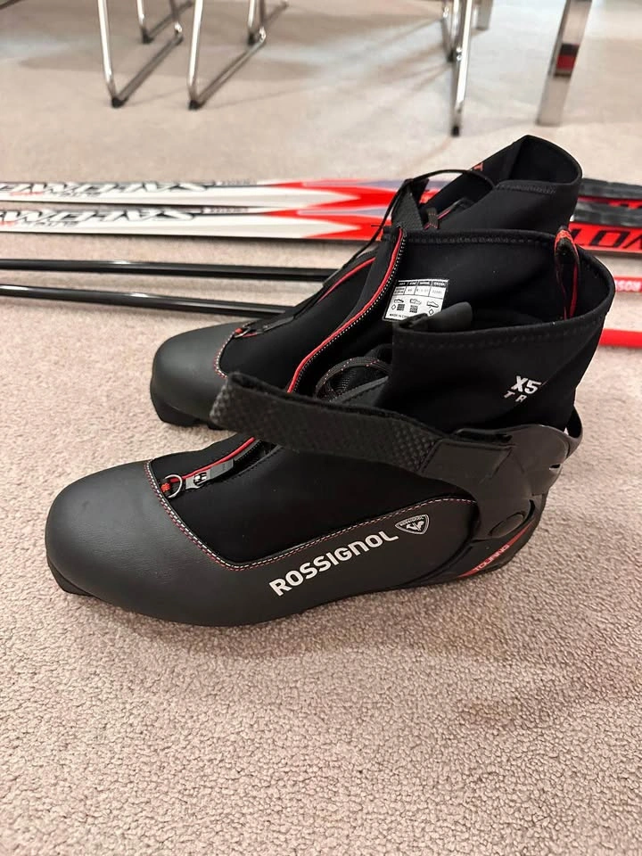 Cross-Country Ski Set: Skis, Boots & Poles (Good Condition) - photo 3