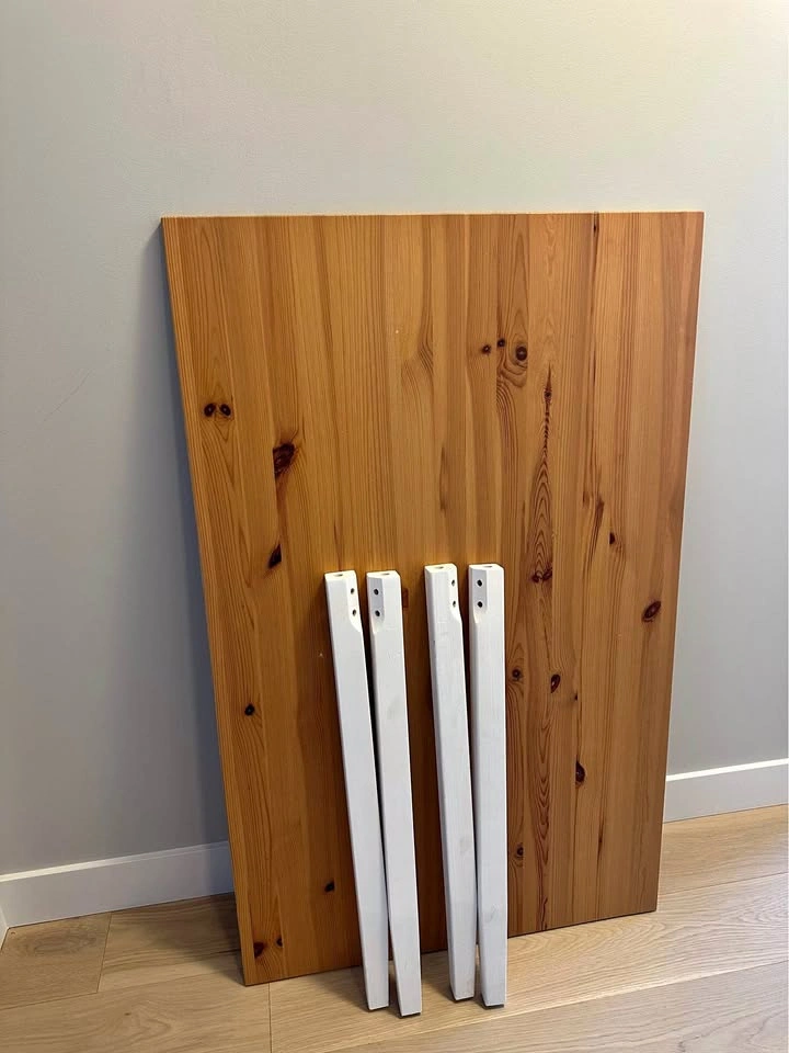 IKEA Pinntorp Table