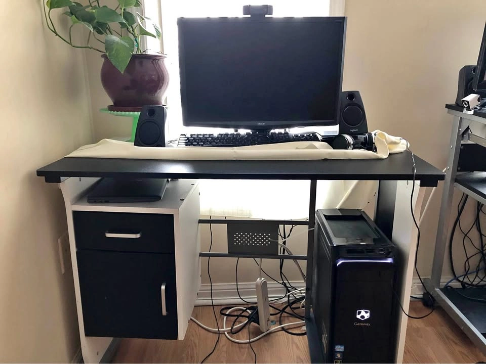 Computer desk/ table