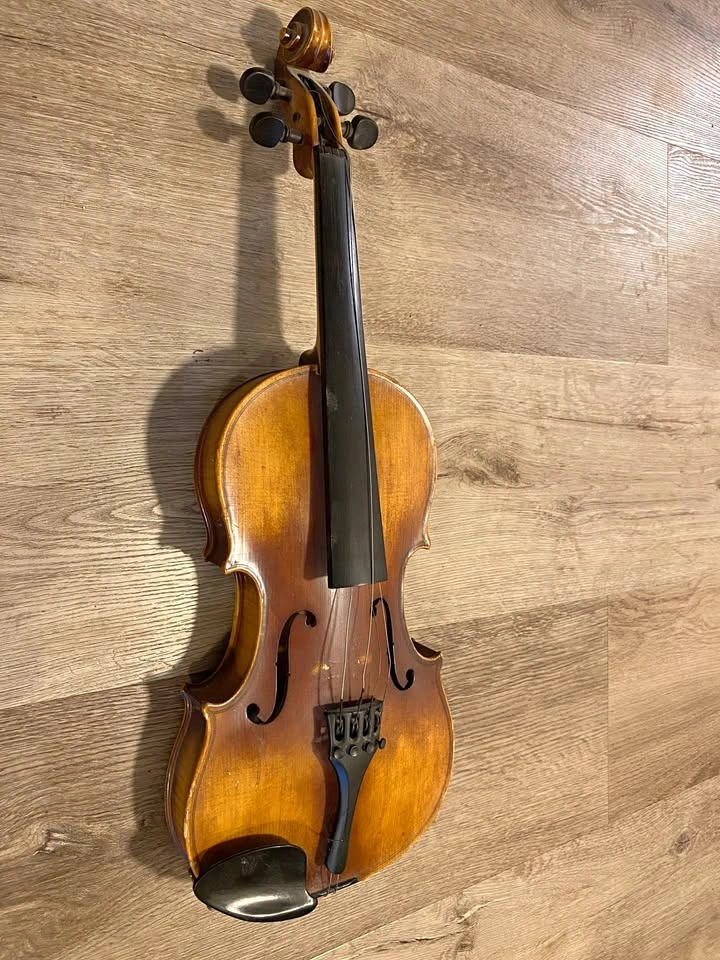 Full Size 4/4 Violin